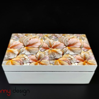 White rectangle lacquer box with leaf pattern  8*14cm